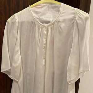 Gorgeous perfect condition Raquel Allegra blouse in Rayon